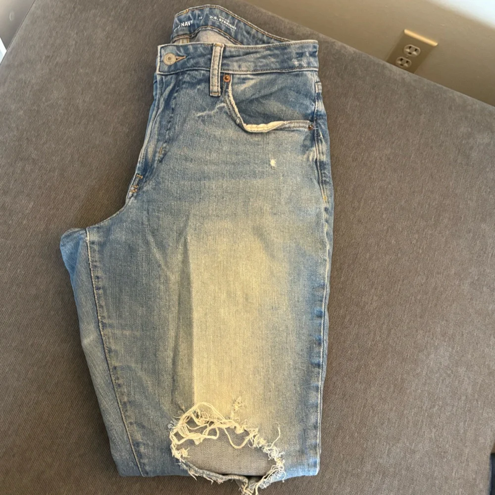 Distressed Straight Women's Jeans - Picture 2 of 5